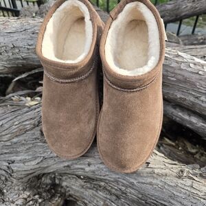 BearPaw Women's Brown Suede Shearling-Lined Slip-On Loafers